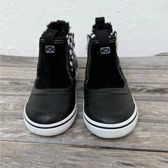 Vans Kids Black and White Checkered Waterproof Boots - Picture 5 of 15